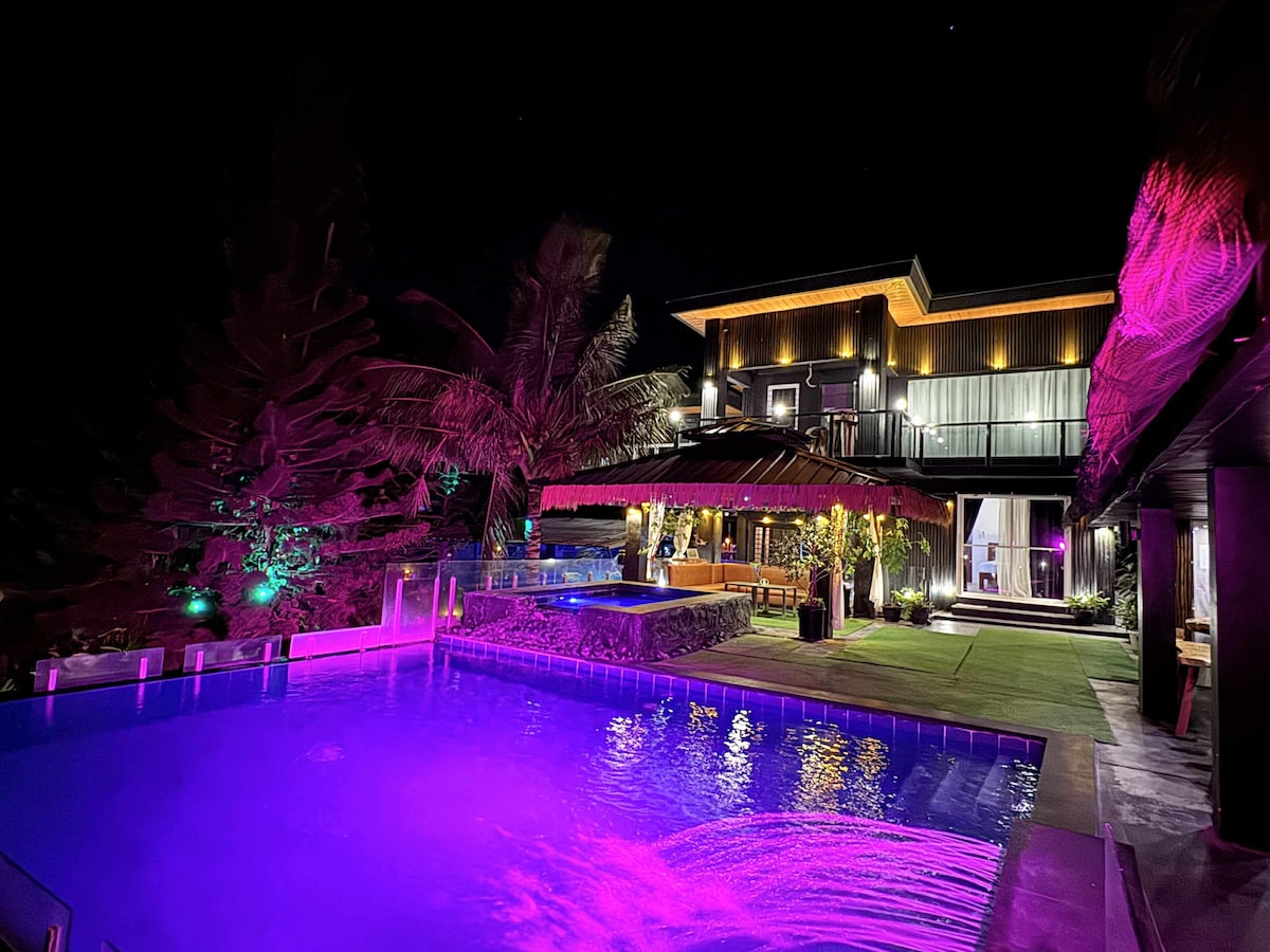 Lone Pinelake Stay — lakeside villa overlooking Laguna Lake
